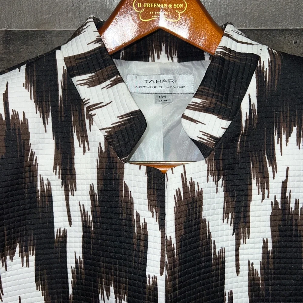 TAHARI New jacket! - Picture 2 of 8